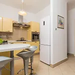 Gorgeous In With Wifi Опатия