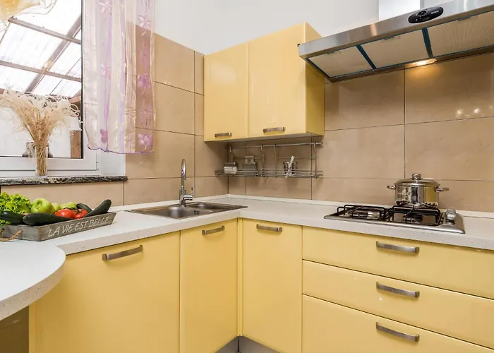 Nice Home In Opatija With Kitchen Hébergement de vacances